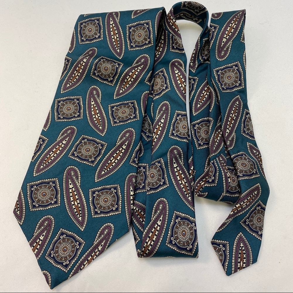 Resilio Men’s Silk Tie. Paisley Print. - Picture 3 of 7